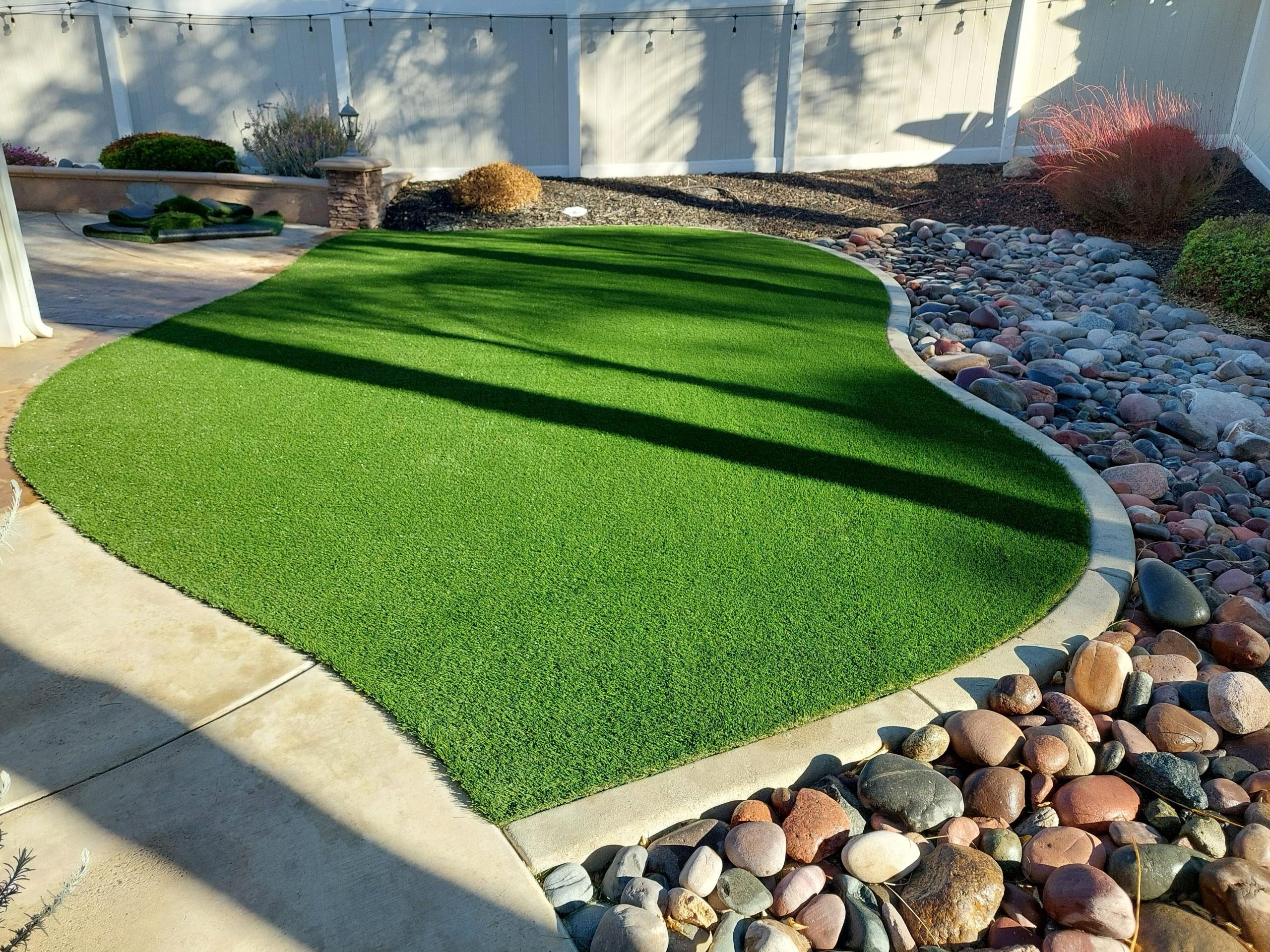 backyard artificial turf picture