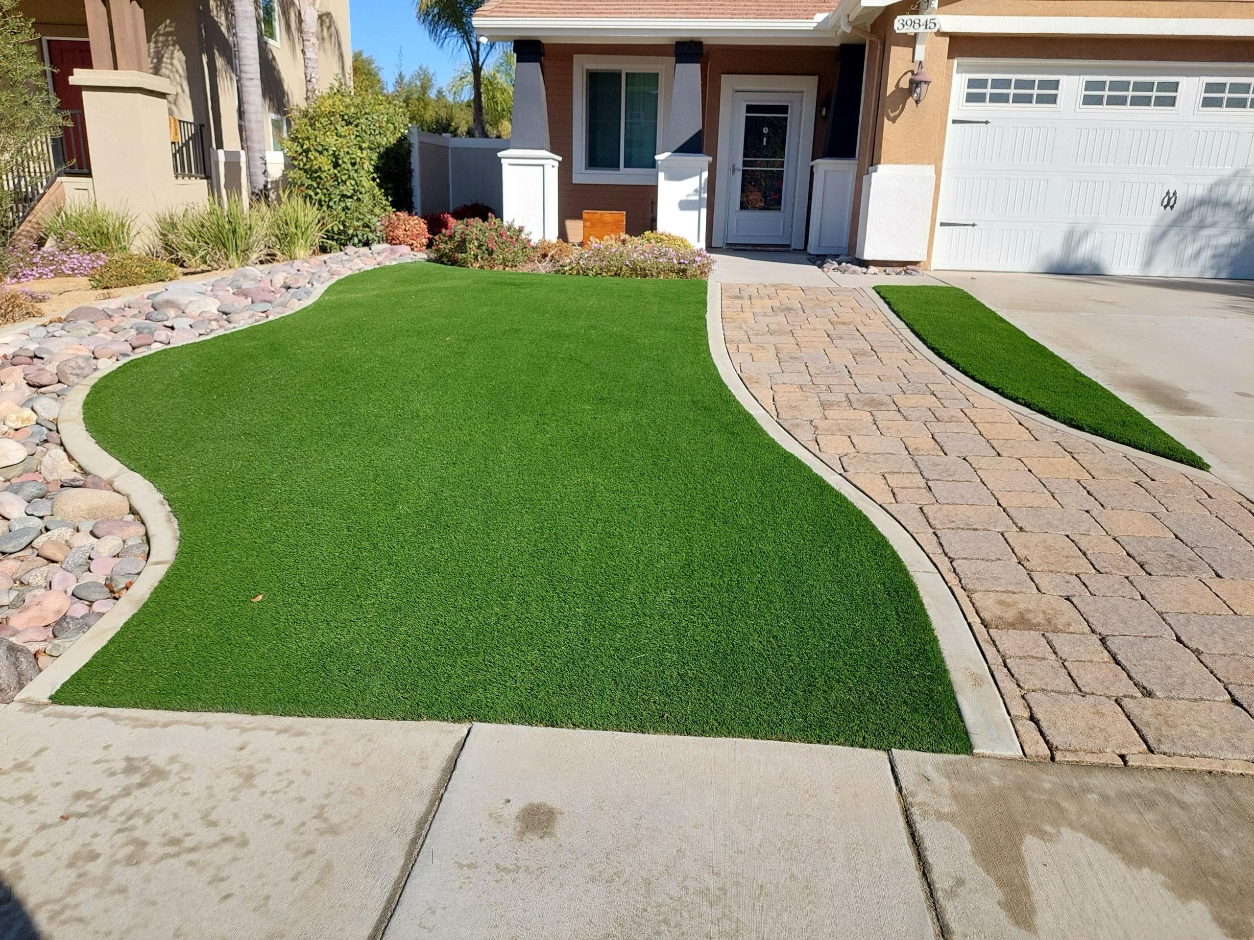 picture of front yard landscape with artificial turf by Always Green Turf